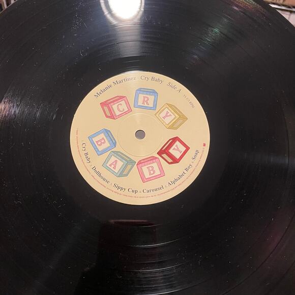Melanie Martinez - Cry Baby LP indie synth pop vinyl record - Picture 6 of 6